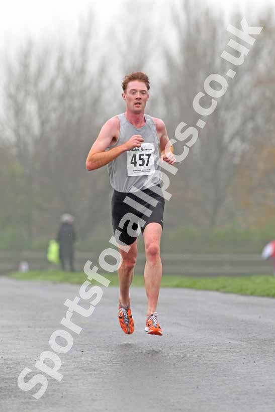 457 Senior Mens Heaton Harriers Memorial Road Race.